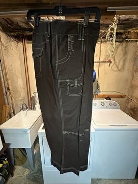Avenue brown Cargo Pants with White Contrast Stitching